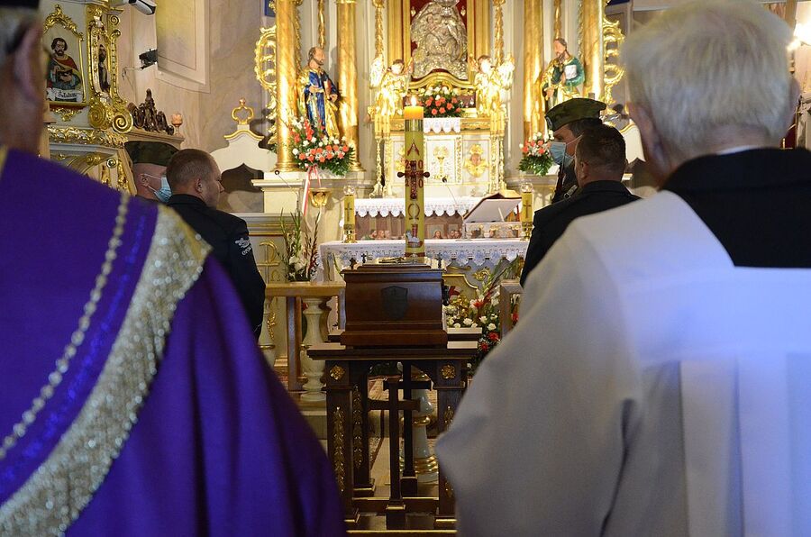 Rzyki, 19.09.2020. Uroczystości pogrzebowe ppor. Mieczysława Kozłowskiego. Fot. Janusz Ślęzak (IPN)