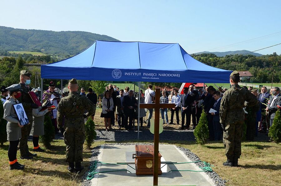 Rzyki, 19.09.2020. Uroczystości pogrzebowe ppor. Mieczysława Kozłowskiego. Fot. Janusz Ślęzak (IPN)