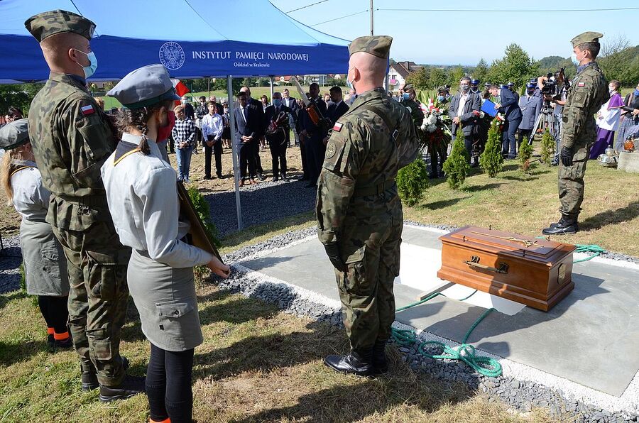 Rzyki, 19.09.2020. Uroczystości pogrzebowe ppor. Mieczysława Kozłowskiego. Fot. Janusz Ślęzak (IPN)