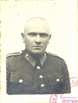 Komendant policji polskiej (tzw. granatowej) w Krzeszowicach Józef Niejadlik, po wojnie oskarżony o współpracę z Niemcami i udział w przygotowaniu pacyfikacji Radwanowic. Fot. IPN
