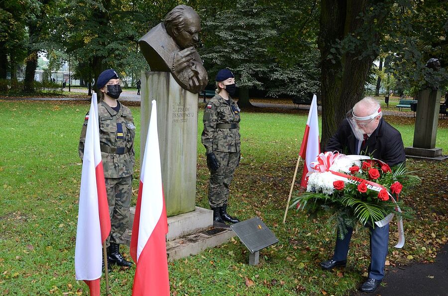 Popiersie ks. rtm. Zdzisława Peszkowskiego w parku Jordana w Krakowie. Fot. Janusz Ślęzak (IPN)
