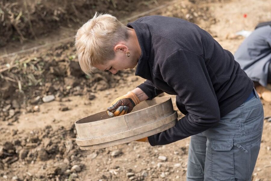 Prace poszukiwawcze nad Sołą w Oświęcimiu, październik 2020. Fot. Agnieszka Masłowska (IPN)