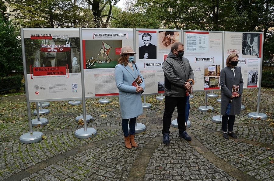 Kraków, 19.10.2020. Wystawa na Plantach o najdłuższym proteście głodowy w PRL. Fot. Janusz Ślęzak (IPN)