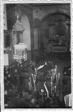 Pogrzeb „Groma”. Kościół parafialny w Kidowie, 18 listopada 1944