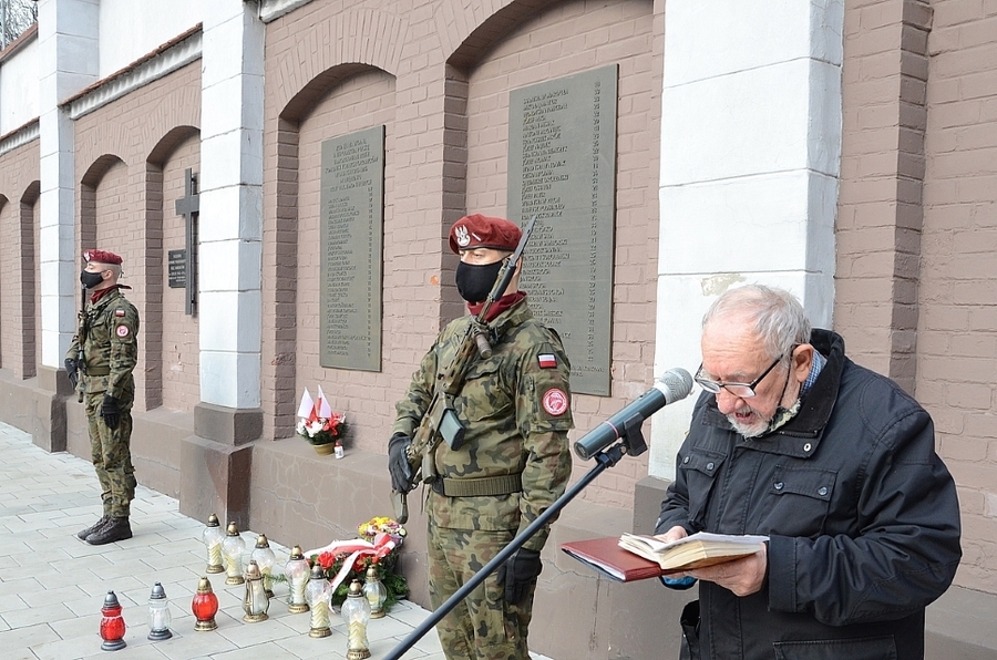 Kraków, 5.11.2020. Uroczystość pod murem więzienia Montelupich. Fot. Janusz Ślęzak (IPN)
