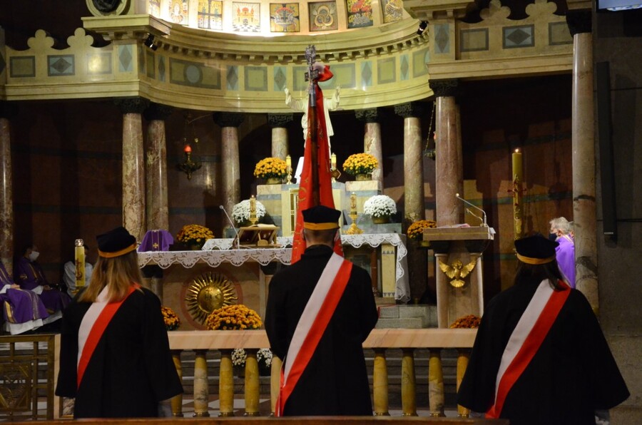 Uroczystości w 81. rocznicę aresztowania przez władze okupacyjne 25 jezuitów z kolegium krakowskiego przy ul. Kopernika 26 fot. Żaneta Wierzgacz