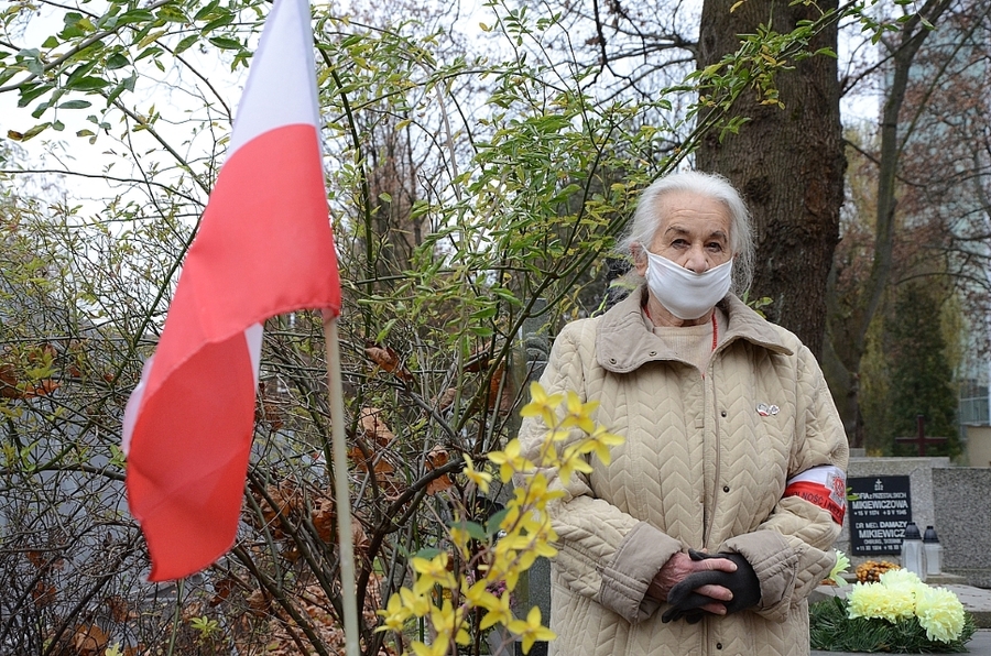 13.11.2020, cmentarz Rakowicki w Krakowie. Małopolski Dzień Pamięci Żołnierzy Niezłomnych – Wyklętych. Fot. Janusz Ślęzak (IPN)