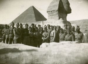 Wycieczka żołnierzy SBSK (Egipt, XI 1941). Fot. ze zbiorów R. Dyrcza