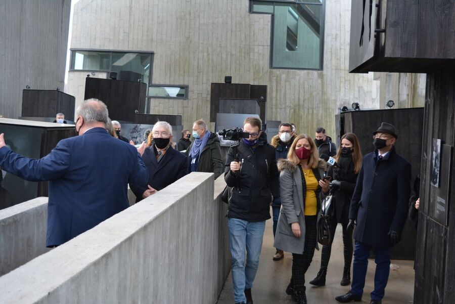 22.01.2021. Wizyta wiceprezesa IPN dr. Mateusza Szpytmy w Mauzoleum Martyrologii Wsi Polskich w Michniowie. Fot. Katarzyna Pronobis (IPN)