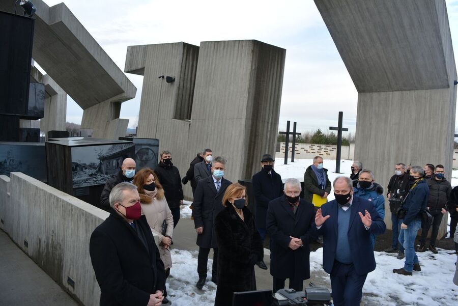 22.01.2021. Wizyta wiceprezesa IPN dr. Mateusza Szpytmy w Mauzoleum Martyrologii Wsi Polskich w Michniowie. Fot. Katarzyna Pronobis (IPN)