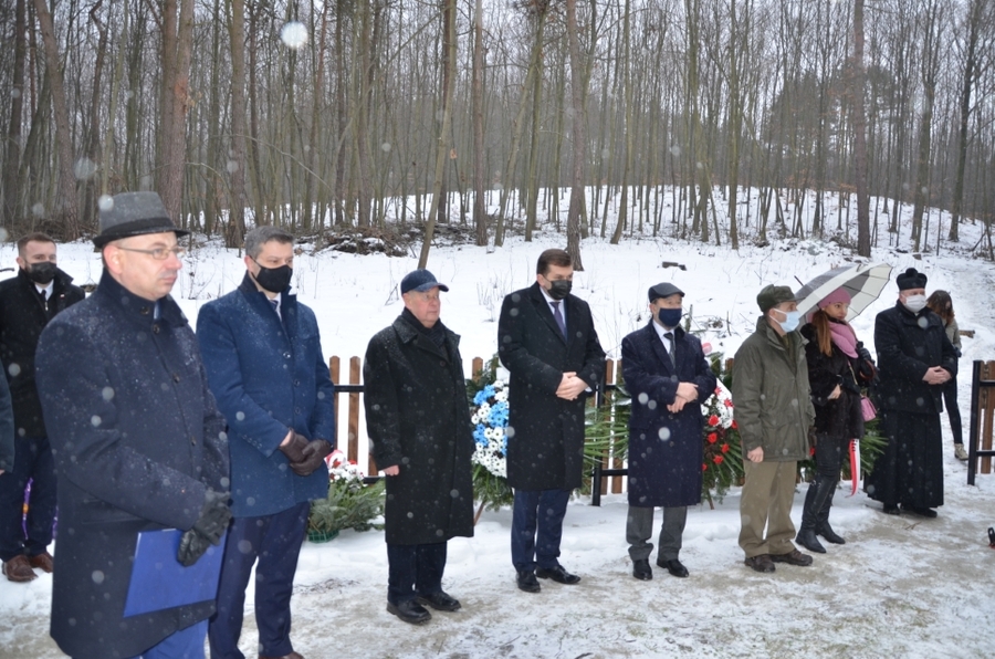 25.01.2021. Uroczystość na odnowionym cmentarzu ofiar Holokaustu w Wolbromiu. Fot. Janusz Ślęzak (IPN)