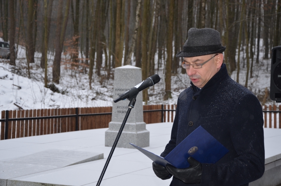 25.01.2021. Uroczystość na odnowionym cmentarzu ofiar Holokaustu w Wolbromiu. Fot. Janusz Ślęzak (IPN)