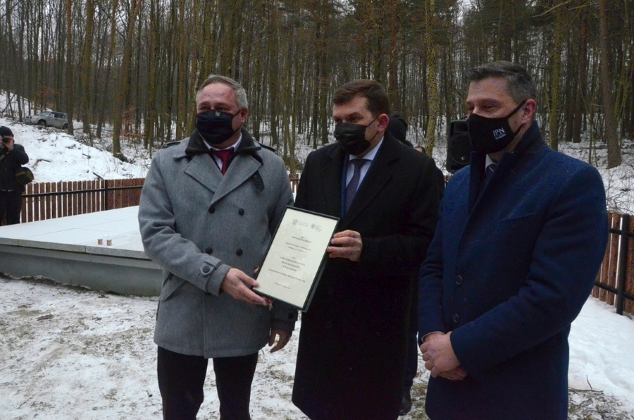 25.01.2021. Uroczystość na odnowionym cmentarzu ofiar Holokaustu w Wolbromiu. Fot. Janusz Ślęzak (IPN)