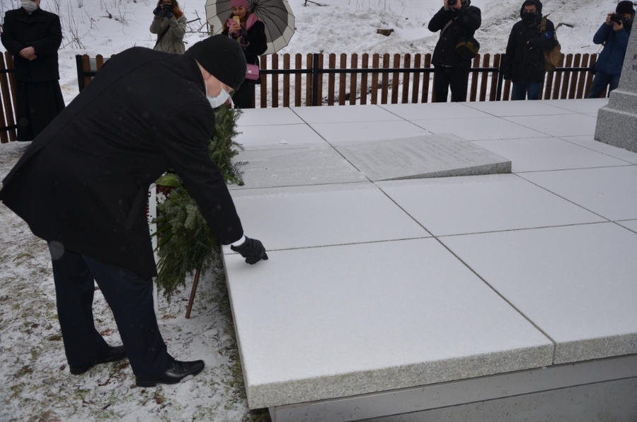 25.01.2021. Uroczystość na odnowionym cmentarzu ofiar Holokaustu w Wolbromiu. Fot. Janusz Ślęzak (IPN)