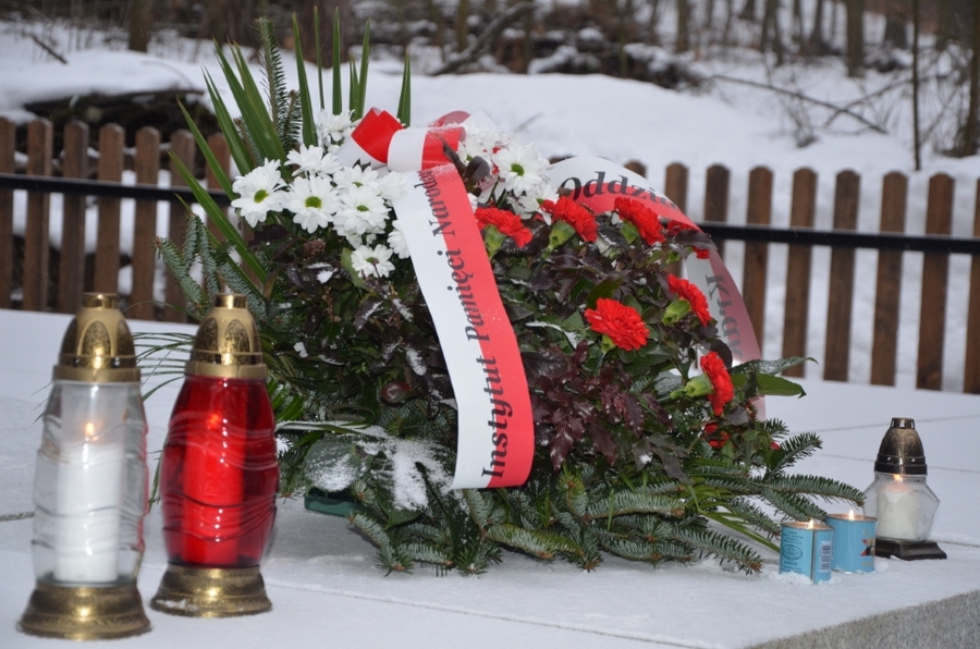 25.01.2021. Uroczystość na odnowionym cmentarzu ofiar Holokaustu w Wolbromiu. Fot. Janusz Ślęzak (IPN)