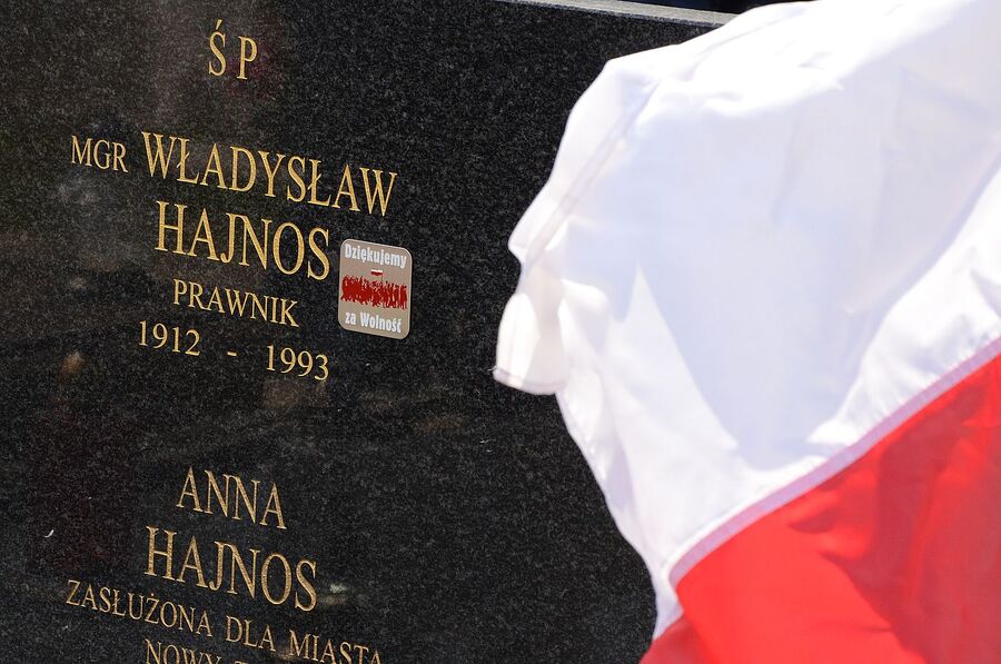 21.04.2021. Grób Władysława Hajnosa, ludowca z Nowego Targu. Fot. Janusz Ślęzak (IPN)