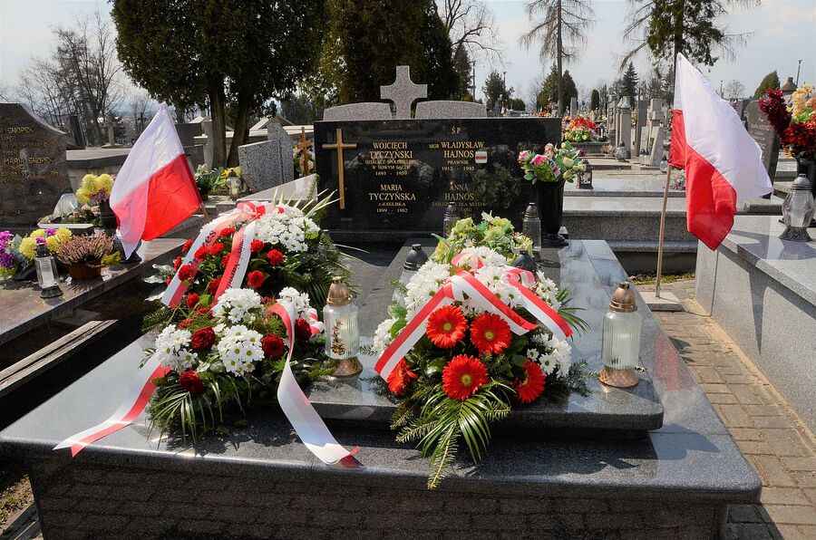 21.04.2021. Grób Władysława Hajnosa, ludowca z Nowego Targu. Fot. Janusz Ślęzak (IPN)