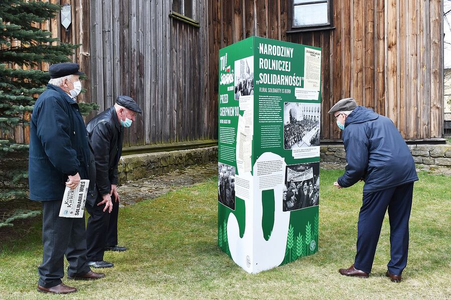 Wystawa „TU rodziła się Solidarność Rolników” w Radkowicach (Świętokrzyskie). Fot. Katarzyna Pronobis (IPN)