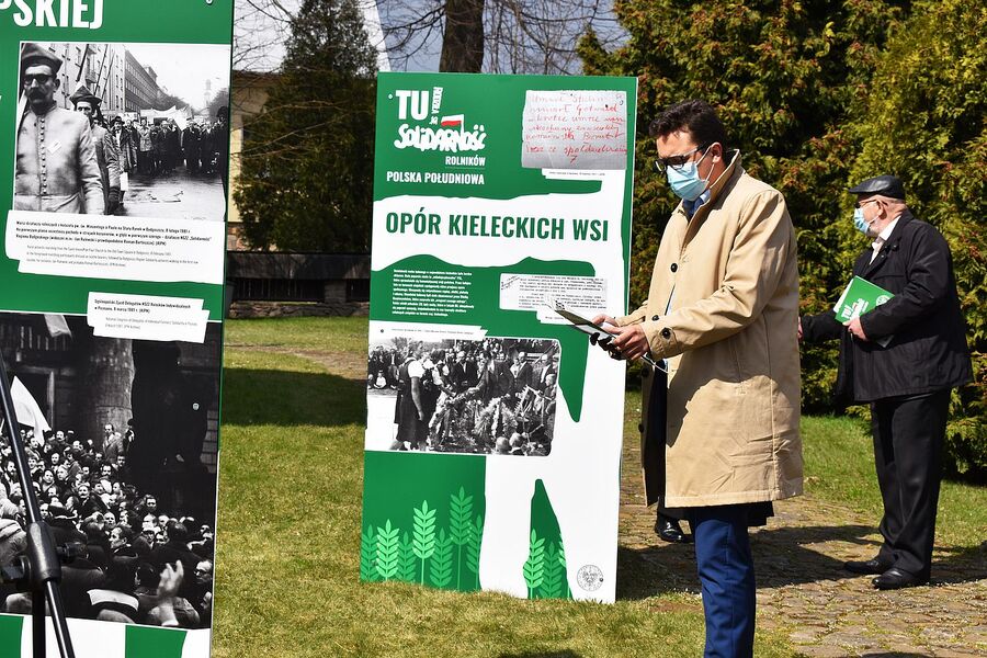 Wystawa „TU rodziła się Solidarność Rolników” w Radkowicach (Świętokrzyskie). Fot. Katarzyna Pronobis (IPN)