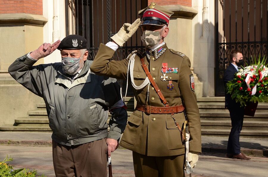 30.04.2021. W 76. rocznicę wyzwolenia KL Ravensbrück w Krakowie oddano hołd ofiarom niemieckich obozów koncentracyjnych. Fot. Janusz Ślęzak (IPN)