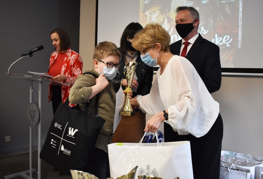 W Kielcach wręczono nagrody laureatom konkursu „Pamięć o Żołnierzach Wyklętych”. Fot. Katarzyna Pronobis (IPN)