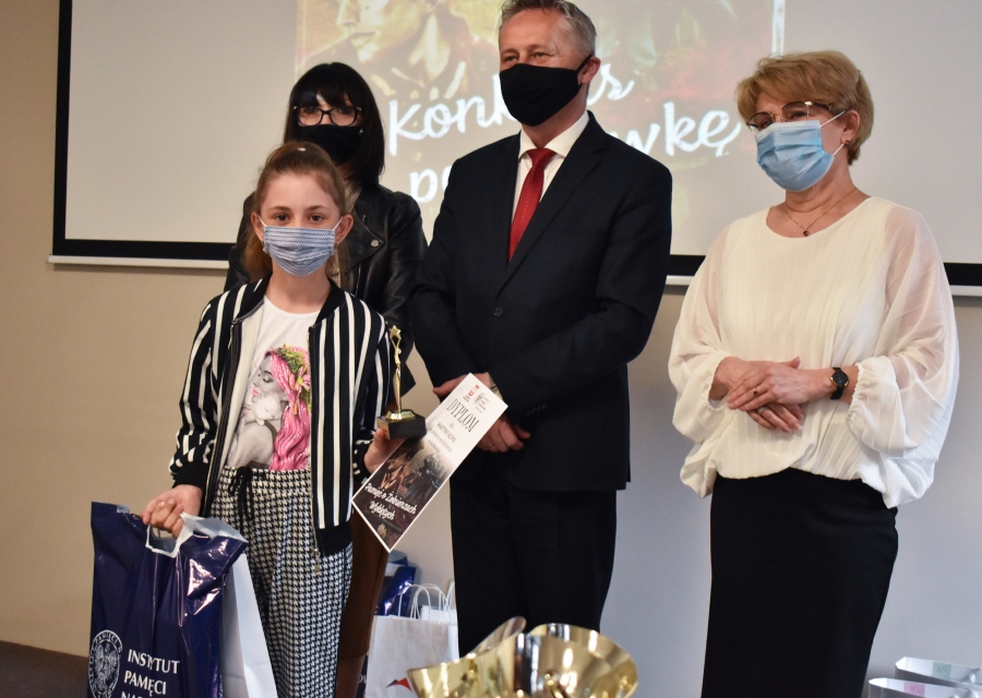 W Kielcach wręczono nagrody laureatom konkursu „Pamięć o Żołnierzach Wyklętych”. Fot. Katarzyna Pronobis (IPN)