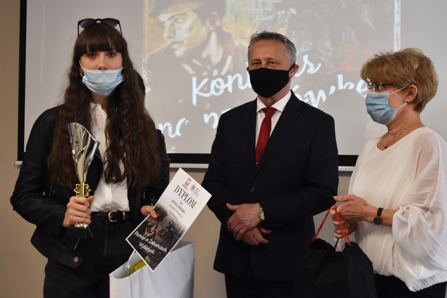 W Kielcach wręczono nagrody laureatom konkursu „Pamięć o Żołnierzach Wyklętych”. Fot. Katarzyna Pronobis (IPN)