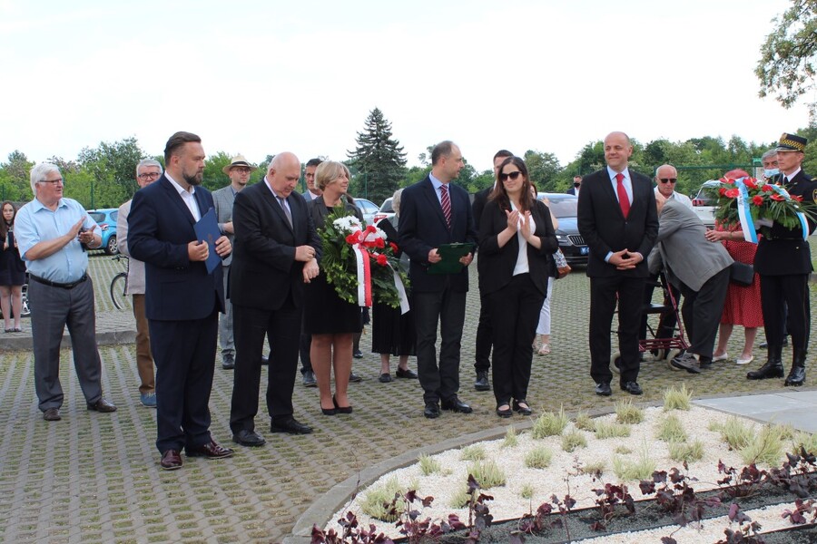 W Krakowie odsłonięto dwie tablice pamięci ofiar niemieckich obozów pracy przymusowej - fot. Żaneta Wierzgacz IPN