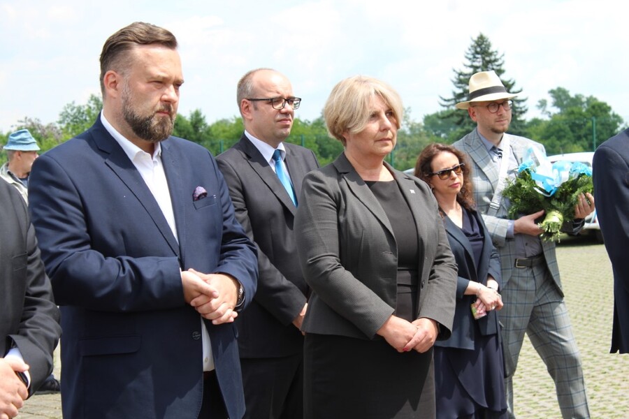 W Krakowie odsłonięto dwie tablice pamięci ofiar niemieckich obozów pracy przymusowej - fot. Żaneta Wierzgacz IPN