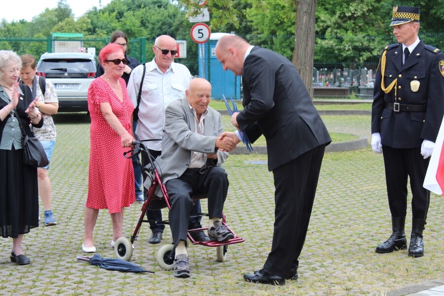 W Krakowie odsłonięto dwie tablice pamięci ofiar niemieckich obozów pracy przymusowej - fot. Żaneta Wierzgacz IPN