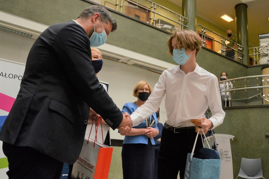 11.06.2021, Kraków. Uroczystość wręczenia nagród laureatom małopolskiego konkursu „Polscy żołnierze w obronie wolnego świata 1939-1940”. Fot. Janusz Ślęzak (IPN)