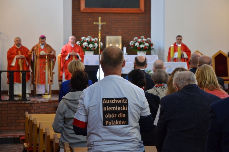81. rocznica pierwszego masowego transportu Polaków do KL Auschwitz. Uroczystości w Harmężach. Fot. Janusz Ślęzak (IPN)