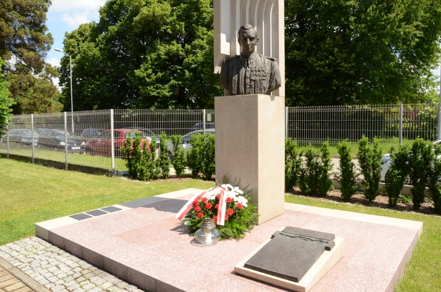 81. rocznica pierwszego masowego transportu Polaków do KL Auschwitz. Uroczystości w Oświęcimiu. Fot. Janusz Ślęzak (IPN)