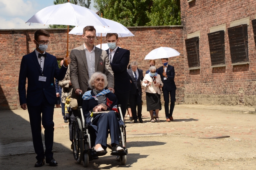 81. rocznica pierwszego masowego transportu Polaków do KL Auschwitz. Uroczystości w Oświęcimiu. Fot. Janusz Ślęzak (IPN)