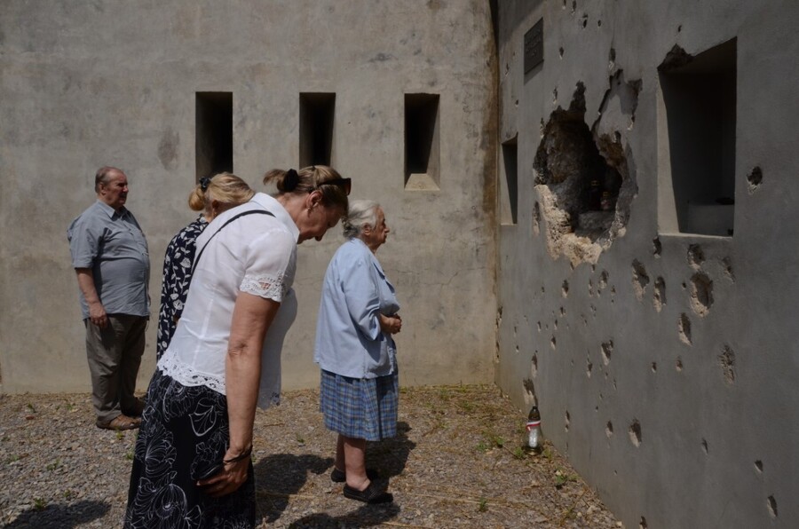 Upamiętnienie ofiar zbiorowych egzekucji na terenie Fortu 49 „Krzesławice” w Krakowie - fot. Żaneta Wierzgacz (IPN)