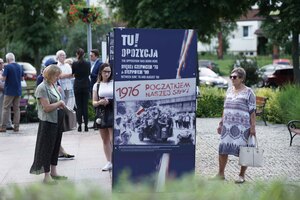 W Starachowicach zaprezentowano plenerową wystawę IPN „TU rodziła się opozycja. Między Czerwcem ’76, a Sierpniem ’80” - fot. Michał Zawisza (IPN)