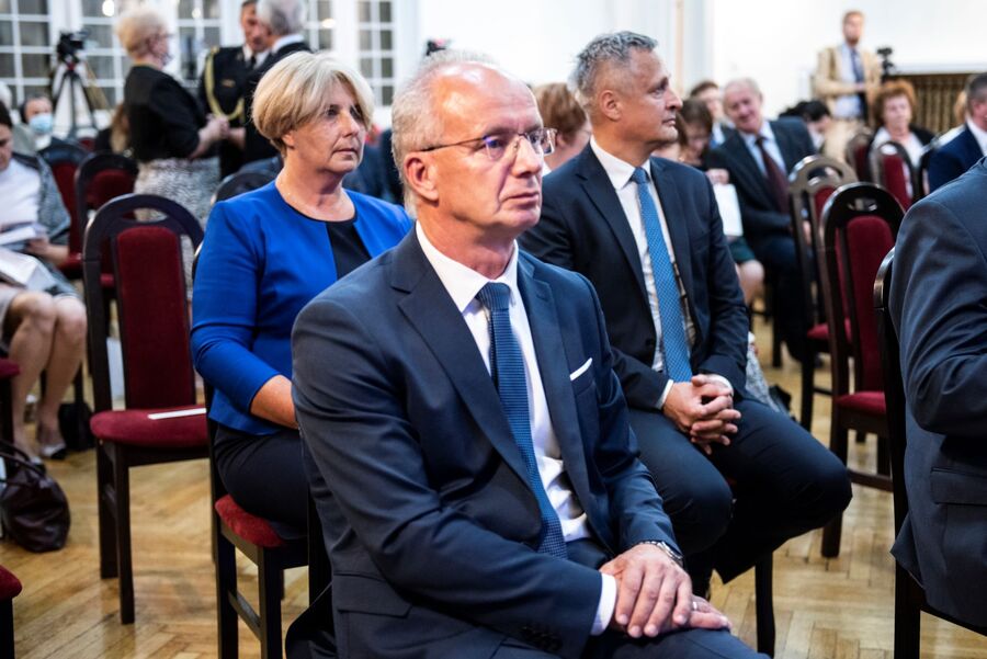 Prezesi IPN oraz Zastępca Dyrektora odznaczeni ryngrafem 400-lecia obecności Zakonu Mniszek Dominikańskich w Krakowie na Gródku - fot. Agnieszka Masłowska (IPN)