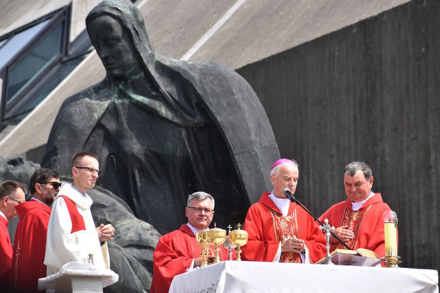 12.07.2021. Obchody Dnia Walki i Męczeństwa Wsi Polskiej w Michniowie. Fot. Katarzyna Pronobis (IPN)