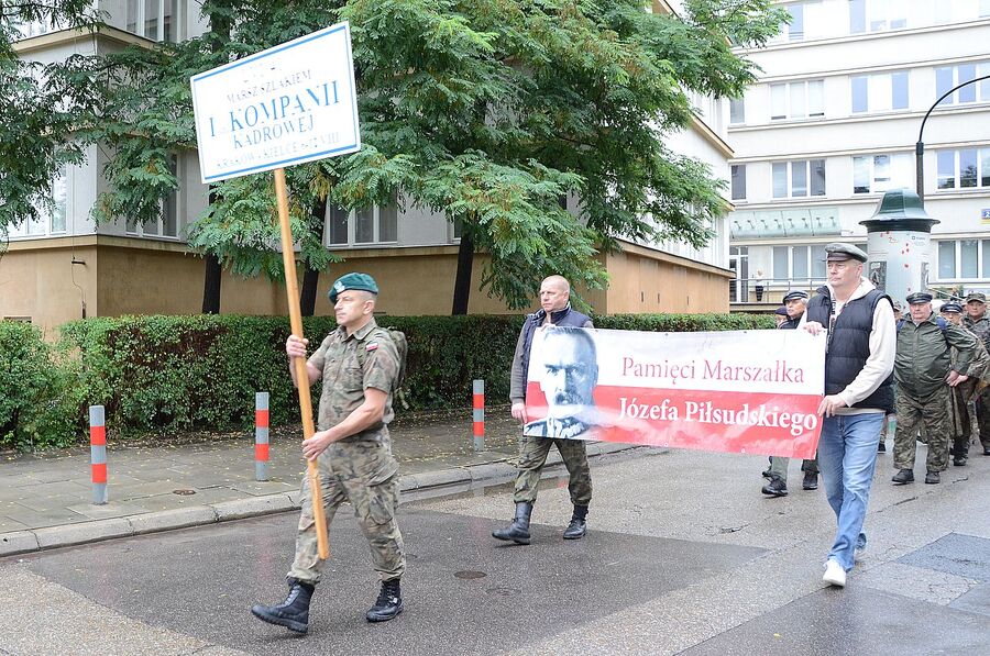 Uczestnicy 56. Marszu Szlakiem I Kompanii Kadrowej wyruszyli na trasę. Fot. Janusz Ślęzak (IPN)
