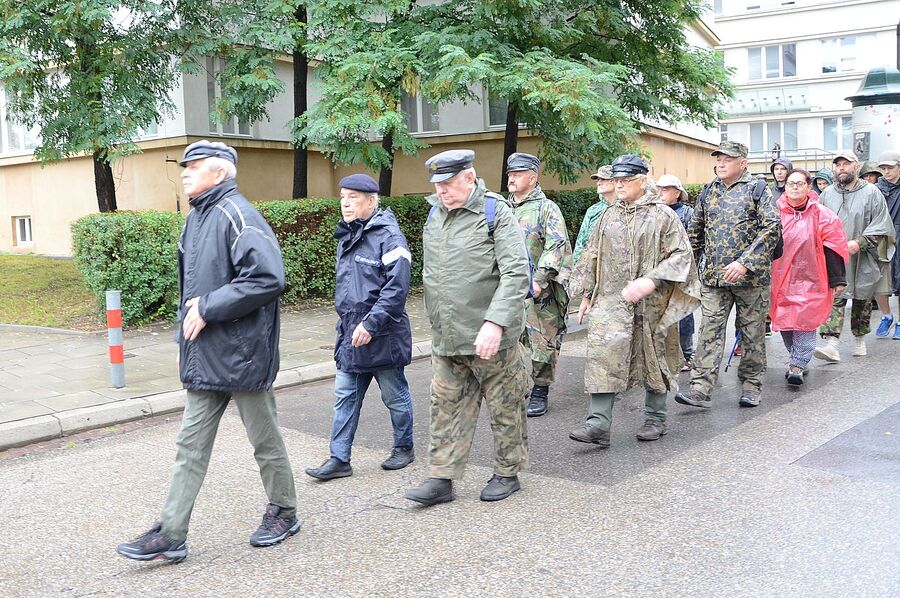 Uczestnicy 56. Marszu Szlakiem I Kompanii Kadrowej wyruszyli na trasę. Fot. Janusz Ślęzak (IPN)