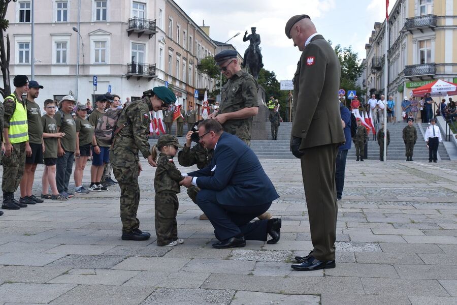 Zakończenie marszu szlakiem kadrówki w Kielcach. Fot. Edyta Krężołek (IPN)