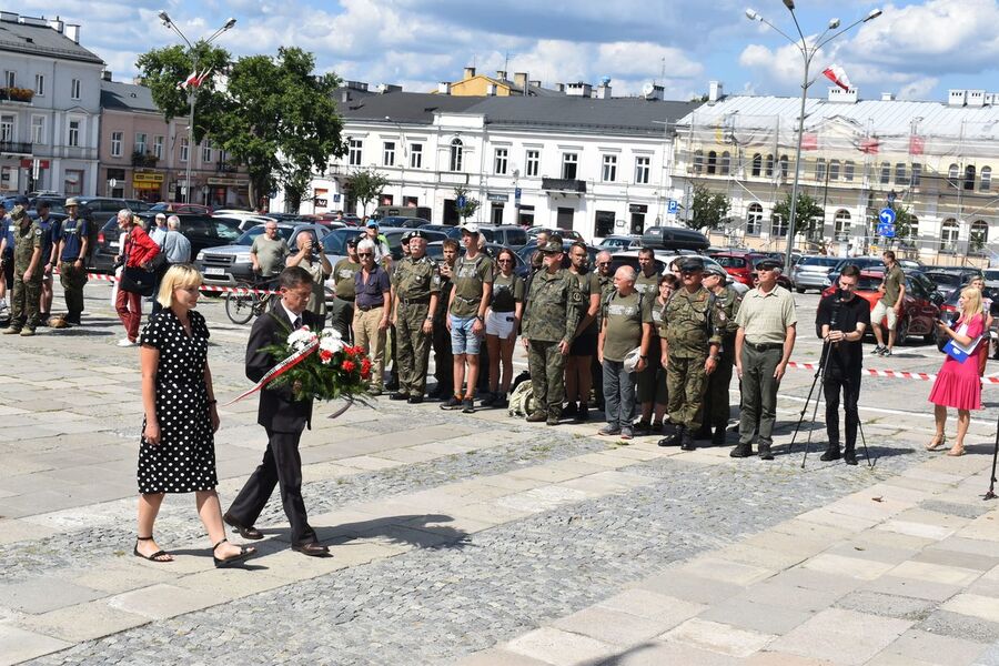 Zakończenie marszu szlakiem kadrówki w Kielcach. Fot. Edyta Krężołek (IPN)