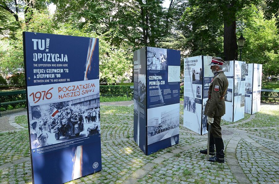 Wystawa „Tu rodziła się opozycja” na Plantach w Krakowie. Fot. Janusz Ślęzak (IPN)