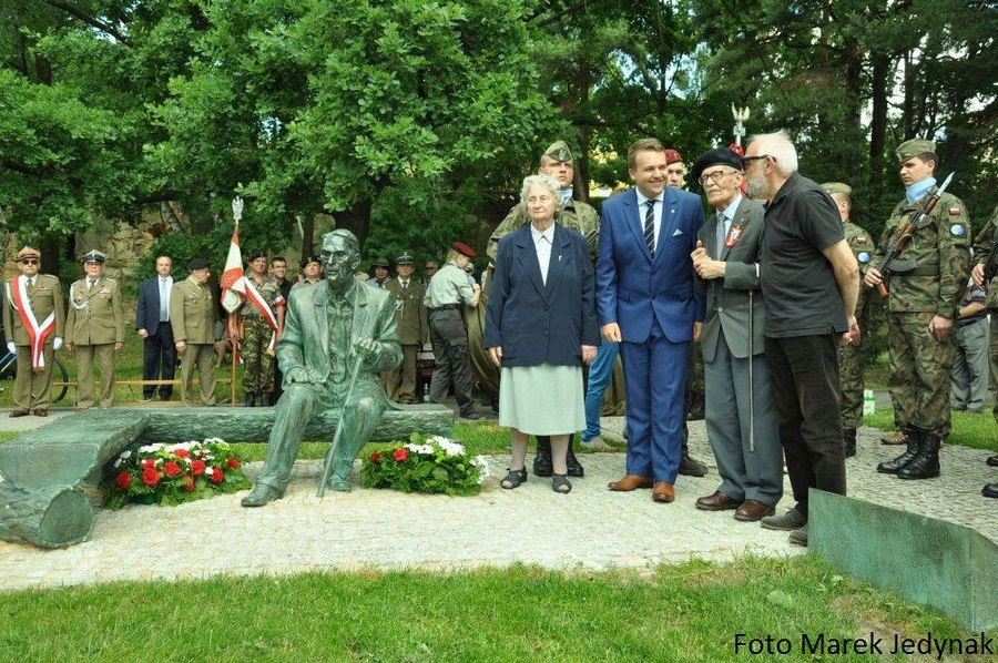 Odsłonięcie ławeczki Halnego 