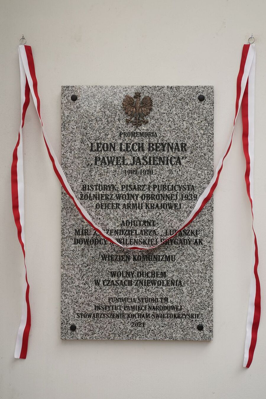 W Nagłowicach upamiętniono Pawła Jasienicę. Fot. Michał Zawisza (IPN)