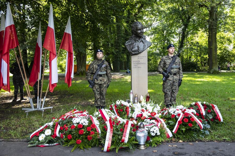 W Krakowie uczczono 75. rocznicę śmierci Danuty Siedzikówny „Inki”. Fot. Agnieszka Masłowska (IPN)