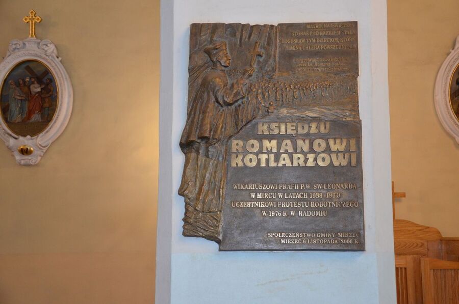 Uroczystości w Mircu, w 45. rocznicę śmierci ks. Romana Kotlarza. Fot. Katarzyna Pronobis (IPN)