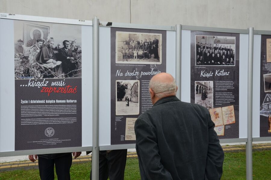 Uroczystości w Mircu, w 45. rocznicę śmierci ks. Romana Kotlarza. Fot. Katarzyna Pronobis (IPN)