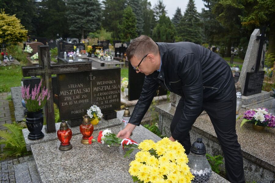 Grób Stefana Misztalskiego w Cedzynie. Fot. Jakub Mularczyk (IPN)