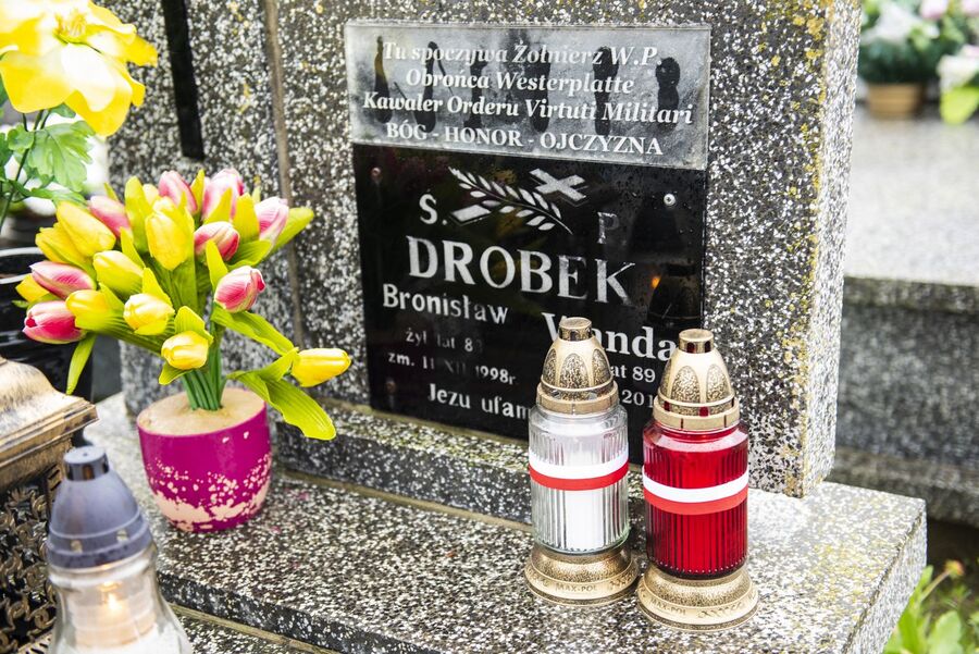 Grób Bronisława Drobka w Brzostkowie. Fot. Agnieszka Masłowska (IPN)